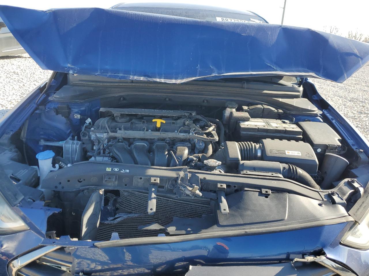 2017 Hyundai Elantra - Image 13