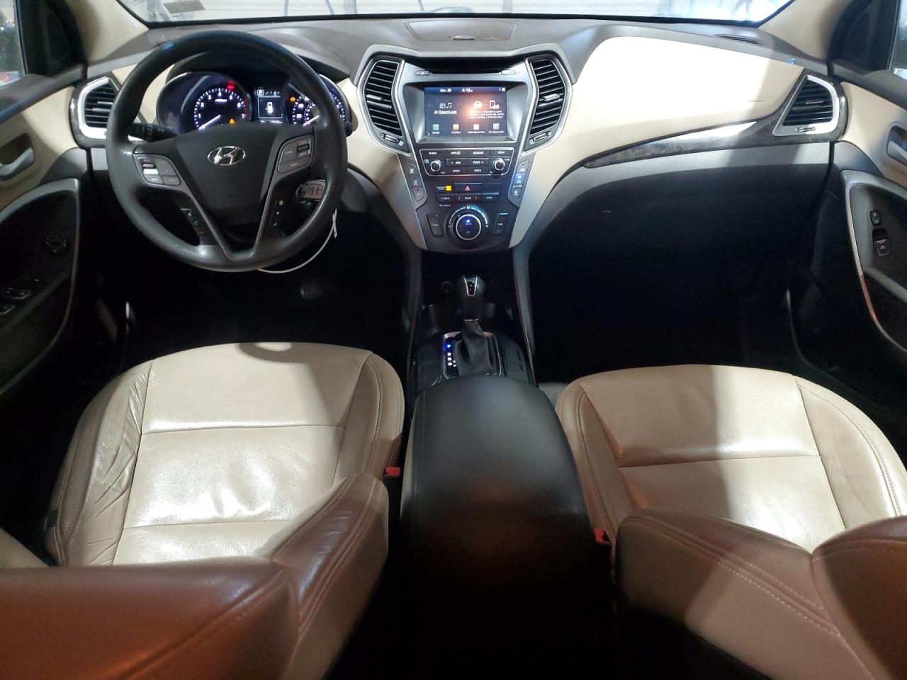 2017 Hyundai Santa Fe - Image 8