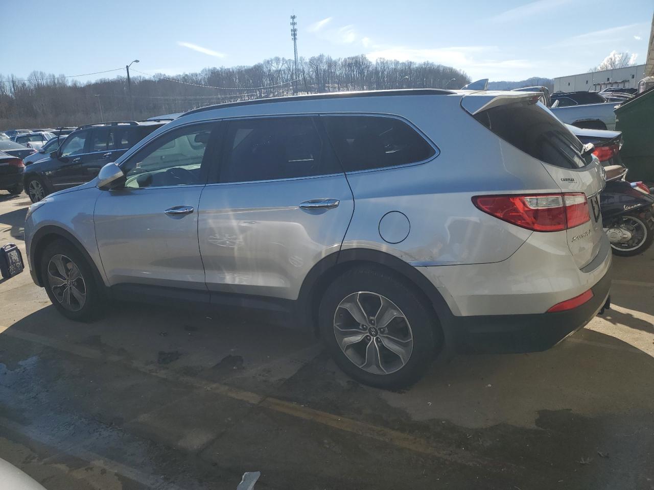 2016 Hyundai Santa Fe - Image 2