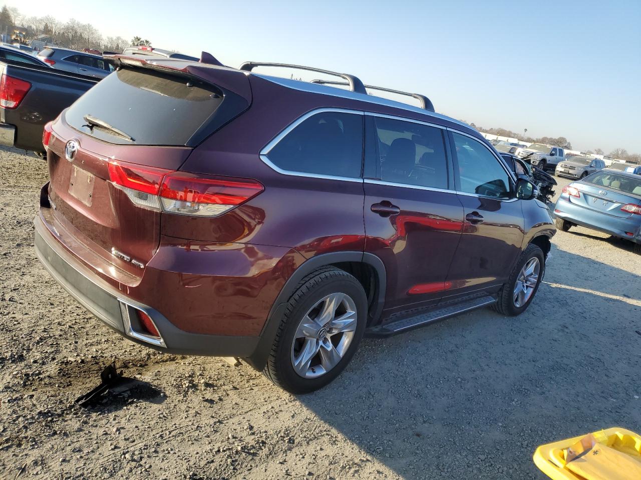 2017 Toyota Highlander - Image 3