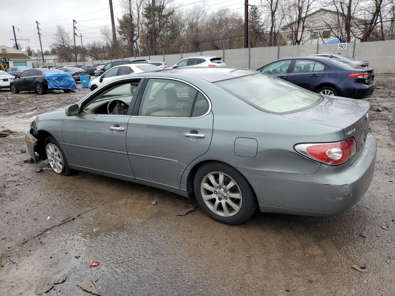 2003 Lexus ES - Image 2