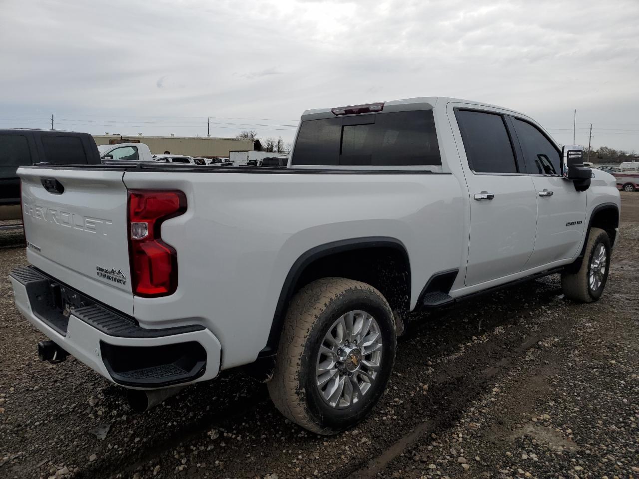 2022 Chevrolet Silverado - Image 3