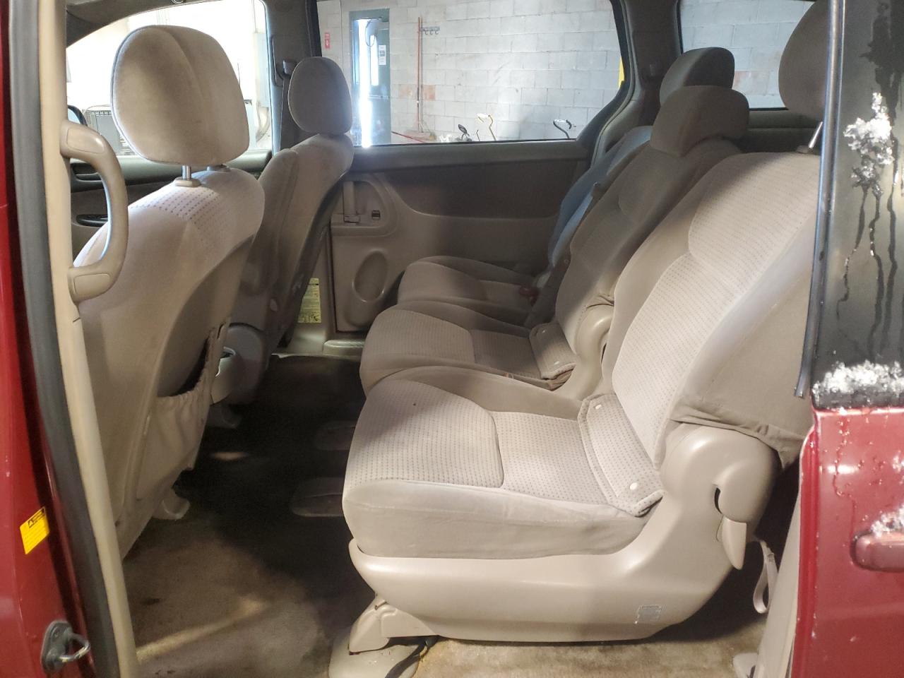 2006 Toyota Sienna - Image 11