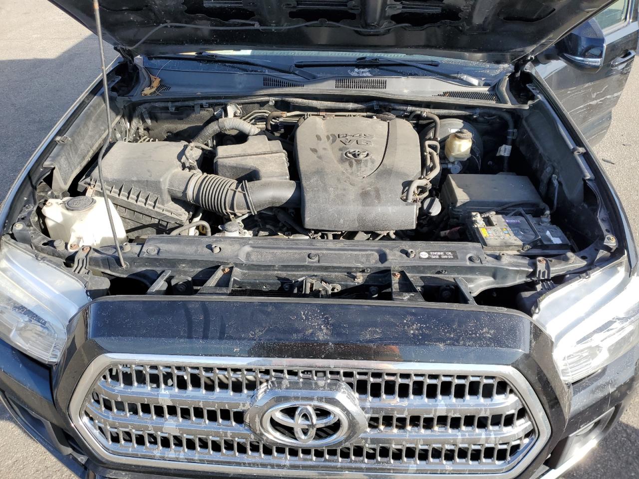 2016 Toyota Tacoma - Image 12