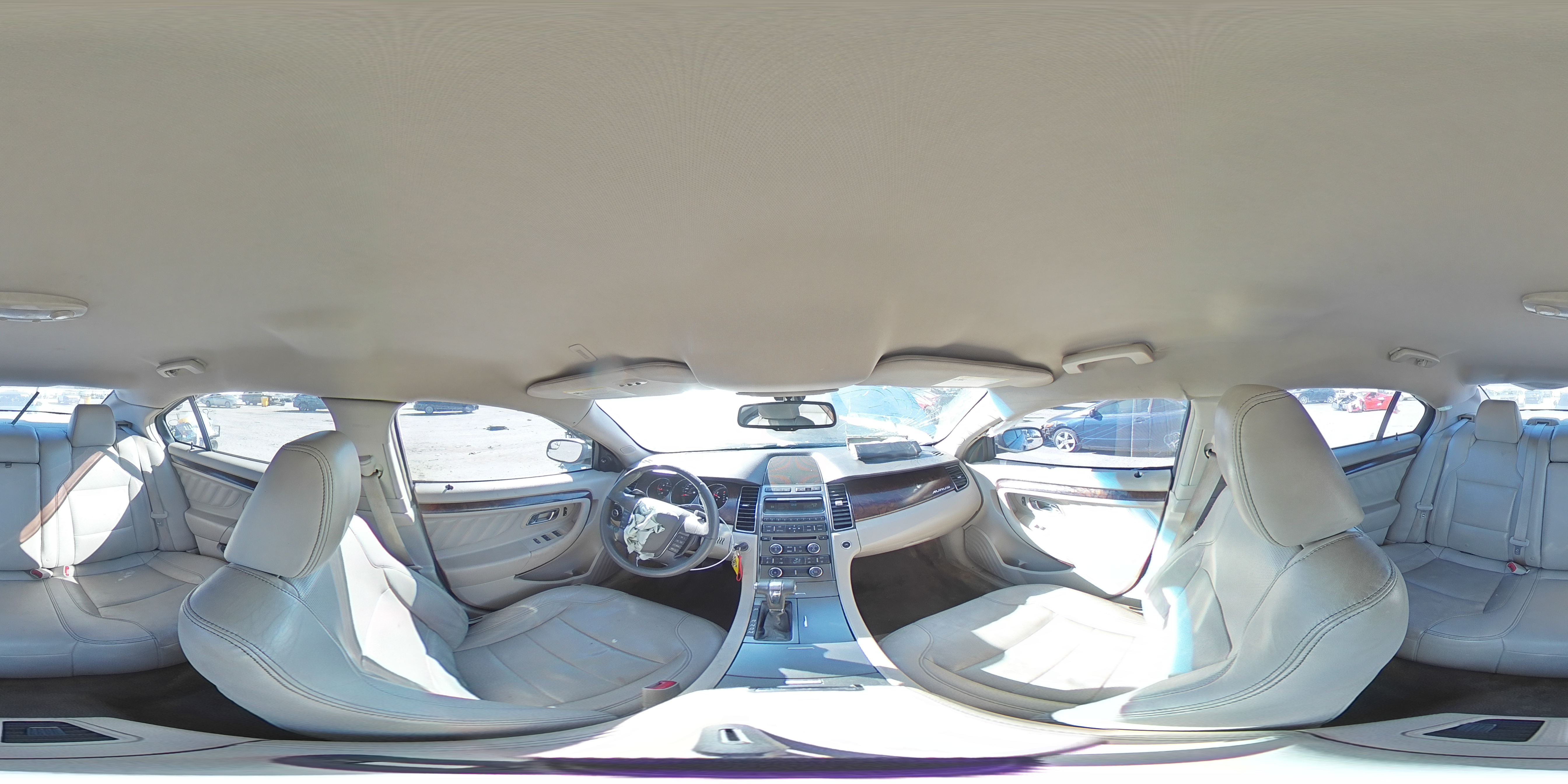 2012 Ford Taurus - Image 13