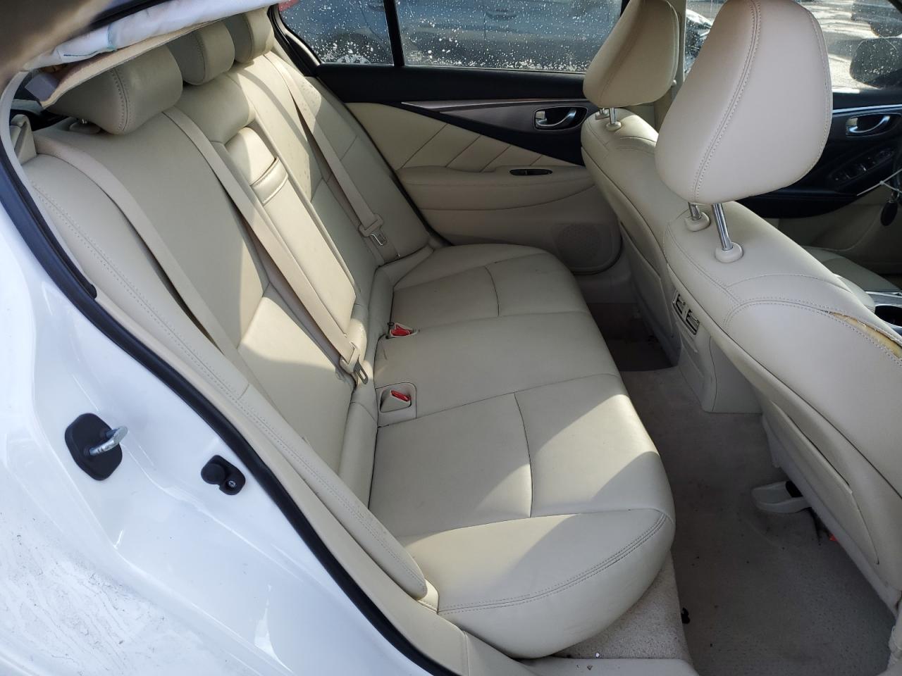 2015 Infiniti Q50 - Image 11