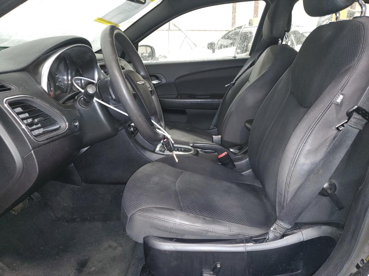 2013 Chrysler 200 - Image 7