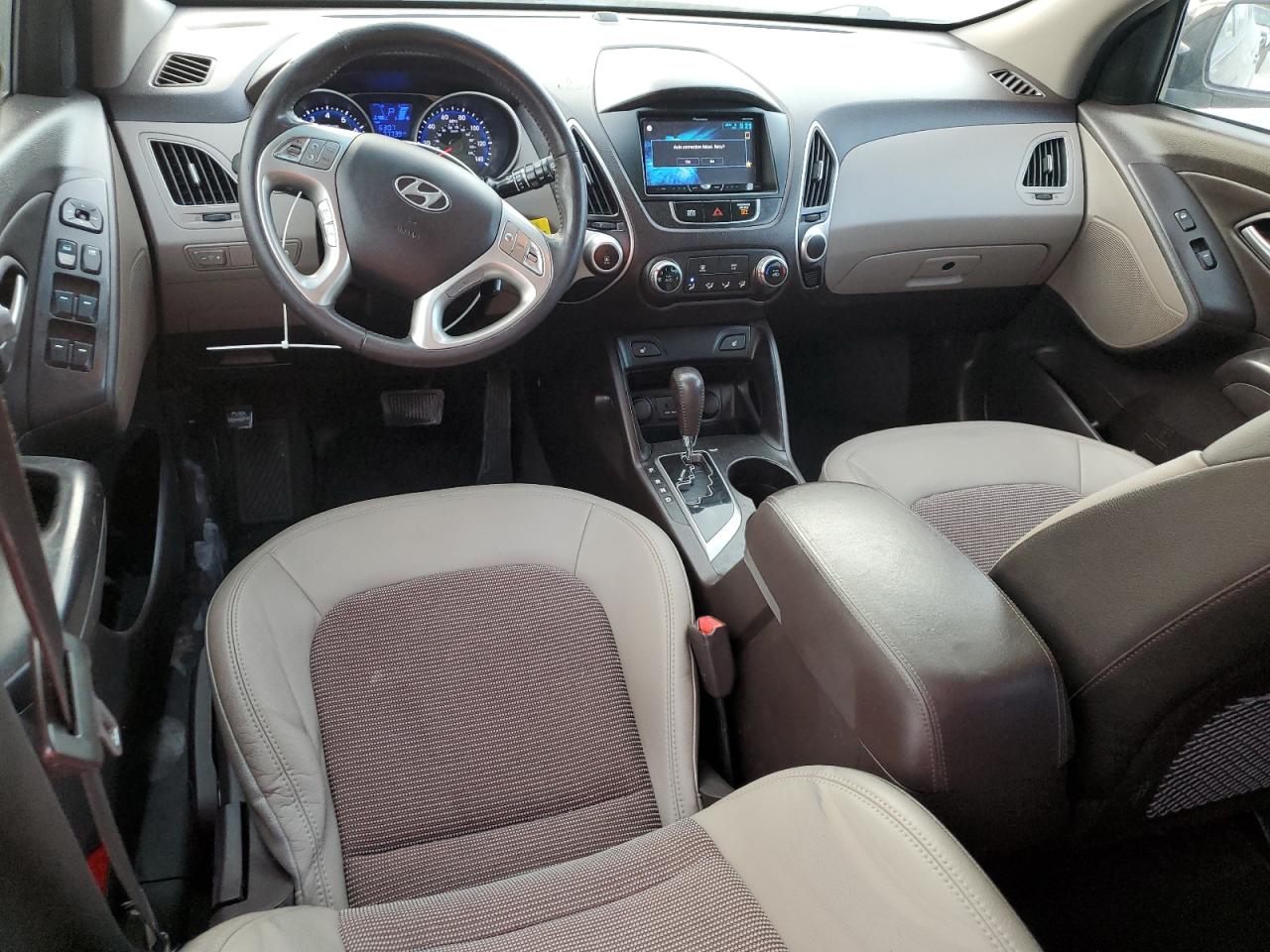2013 Hyundai Tucson - Image 8