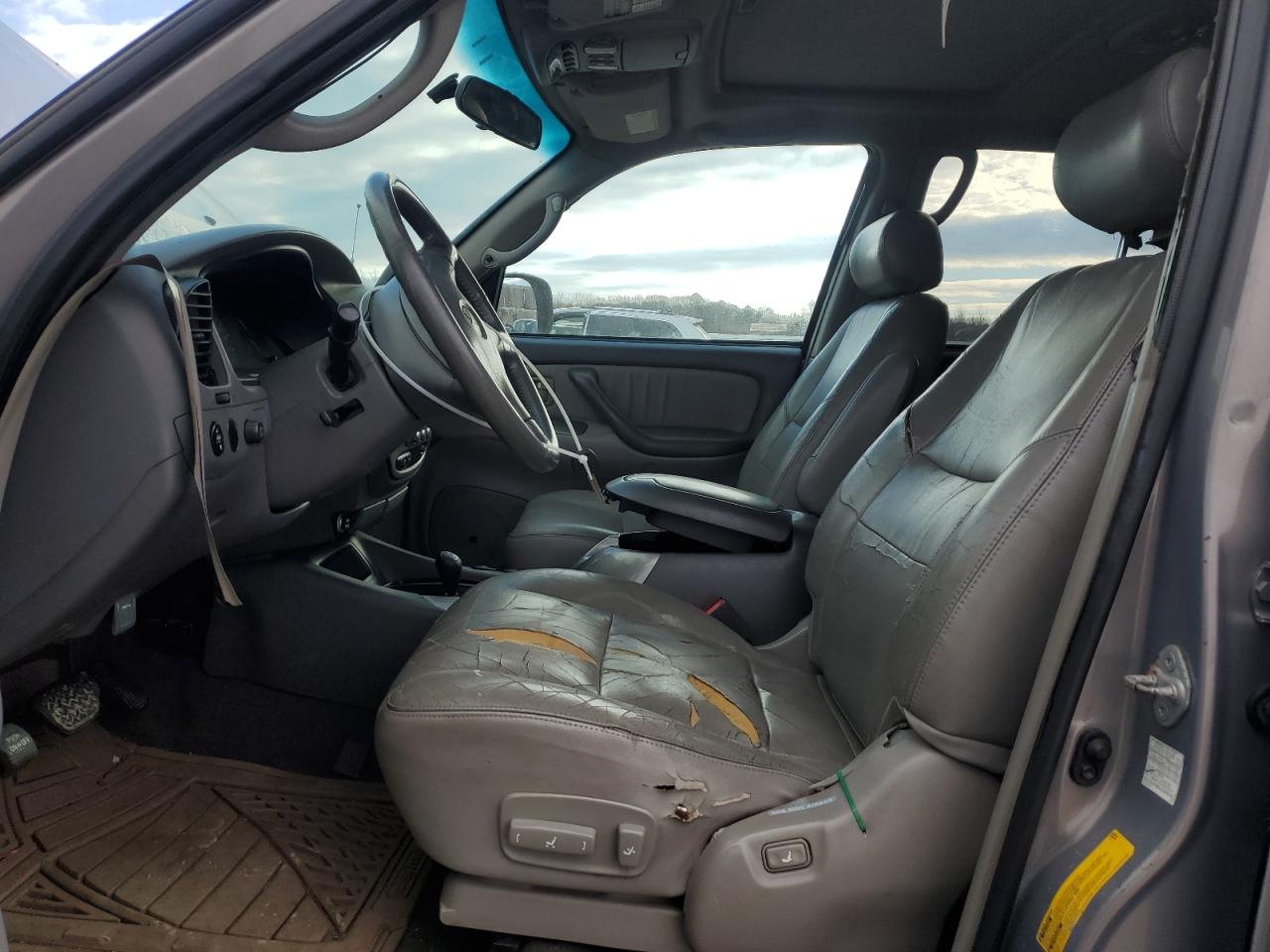 2002 Toyota Sequoia - Image 7