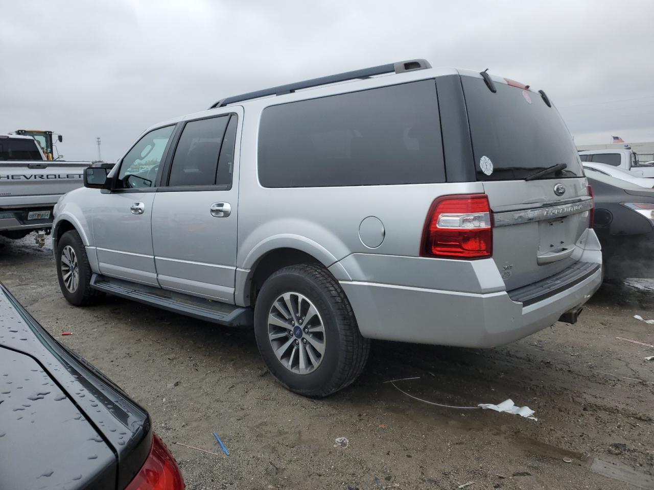 2015 Ford Expedition - Image 2