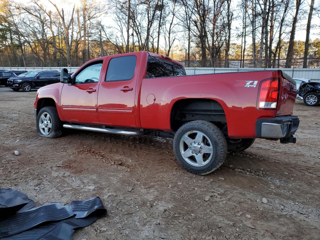2014 GMC Sierra - Image 2