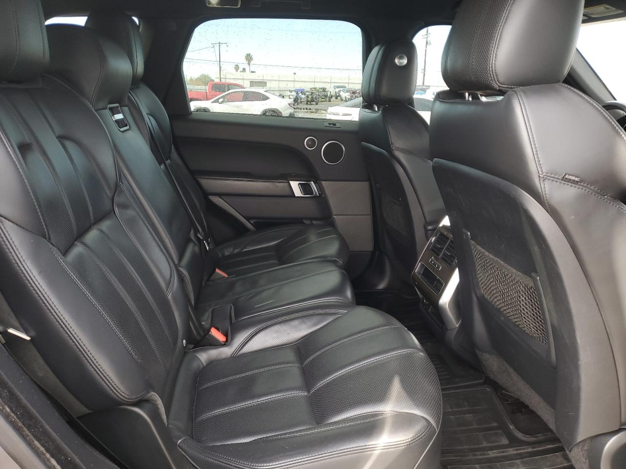 2016 Land Rover Range Rover - Image 11