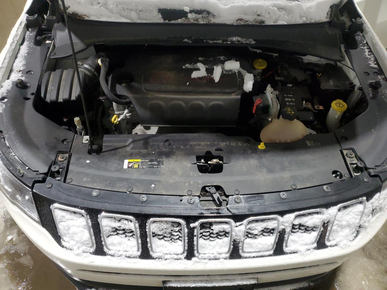 2018 Jeep Compass - Image 12