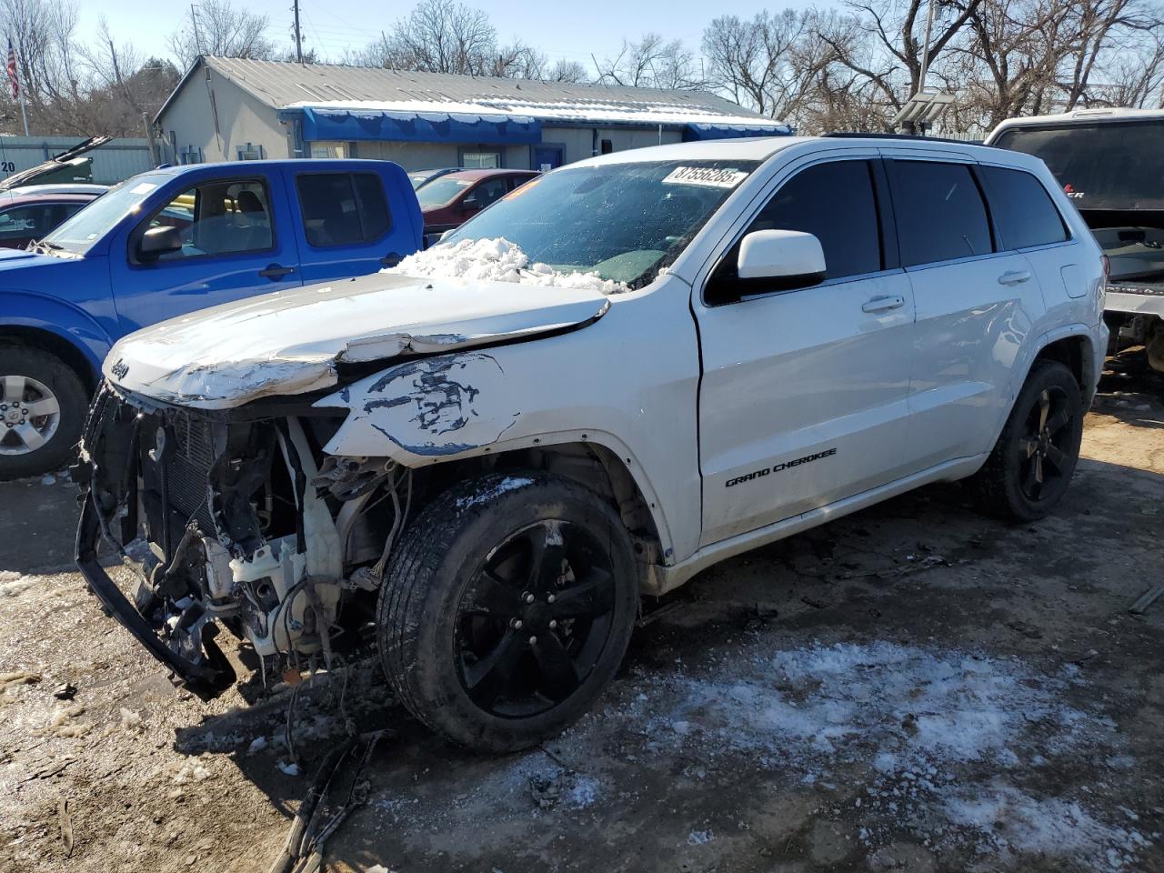 2015 Jeep Grand Cherokee Laredo for Sale in Wichita, KS - Front End