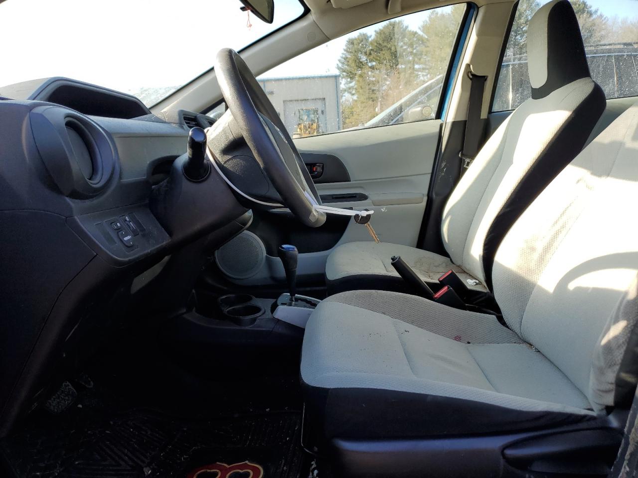 2013 Toyota Prius - Image 7
