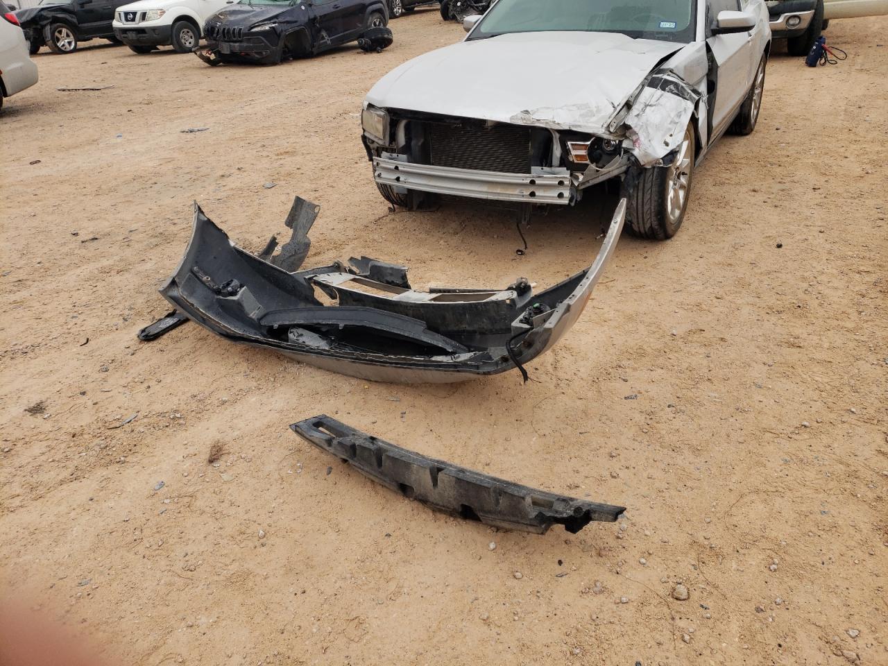 2010 Ford Mustang - Image 12
