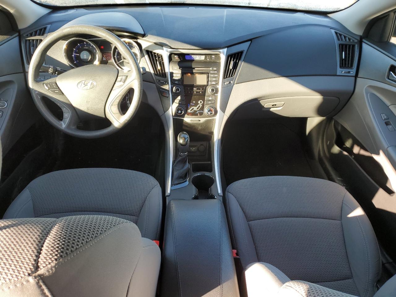 2013 Hyundai Sonata - Image 8