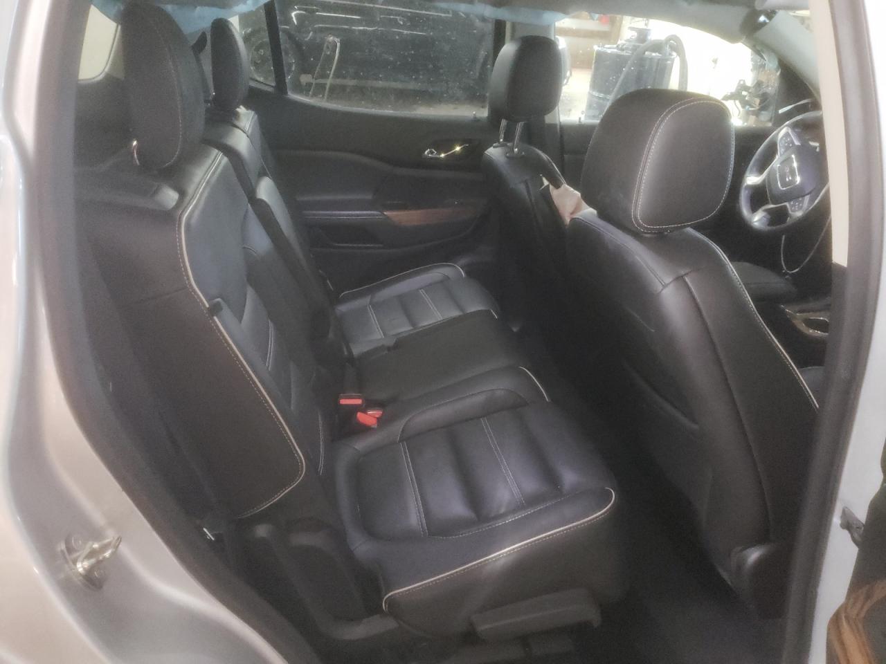 2019 GMC Acadia - Image 11