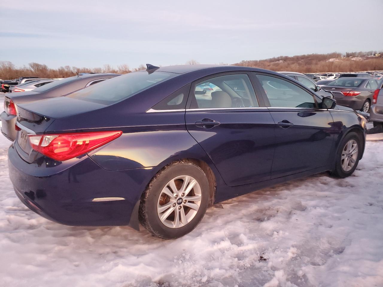 2013 Hyundai Sonata - Image 3
