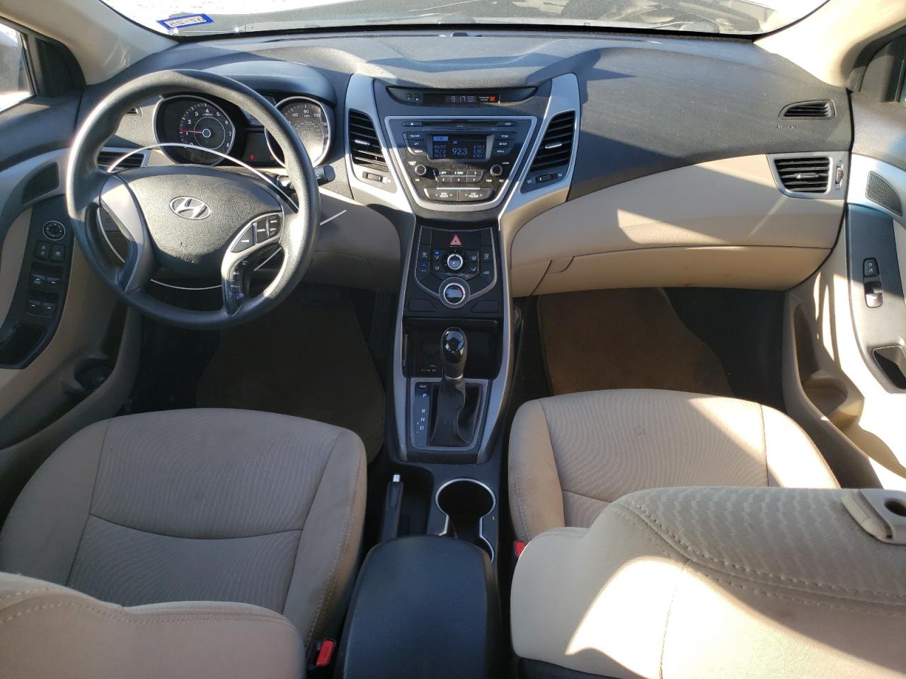 2014 Hyundai Elantra - Image 8