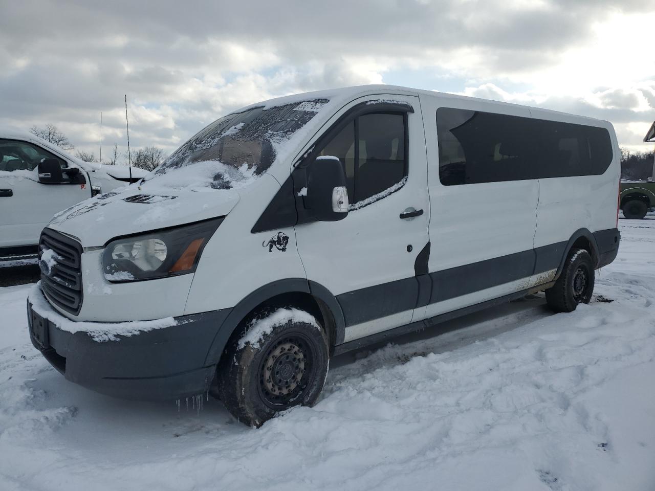 2015 Ford Transit T-350 for Sale in West Mifflin, PA - Side
