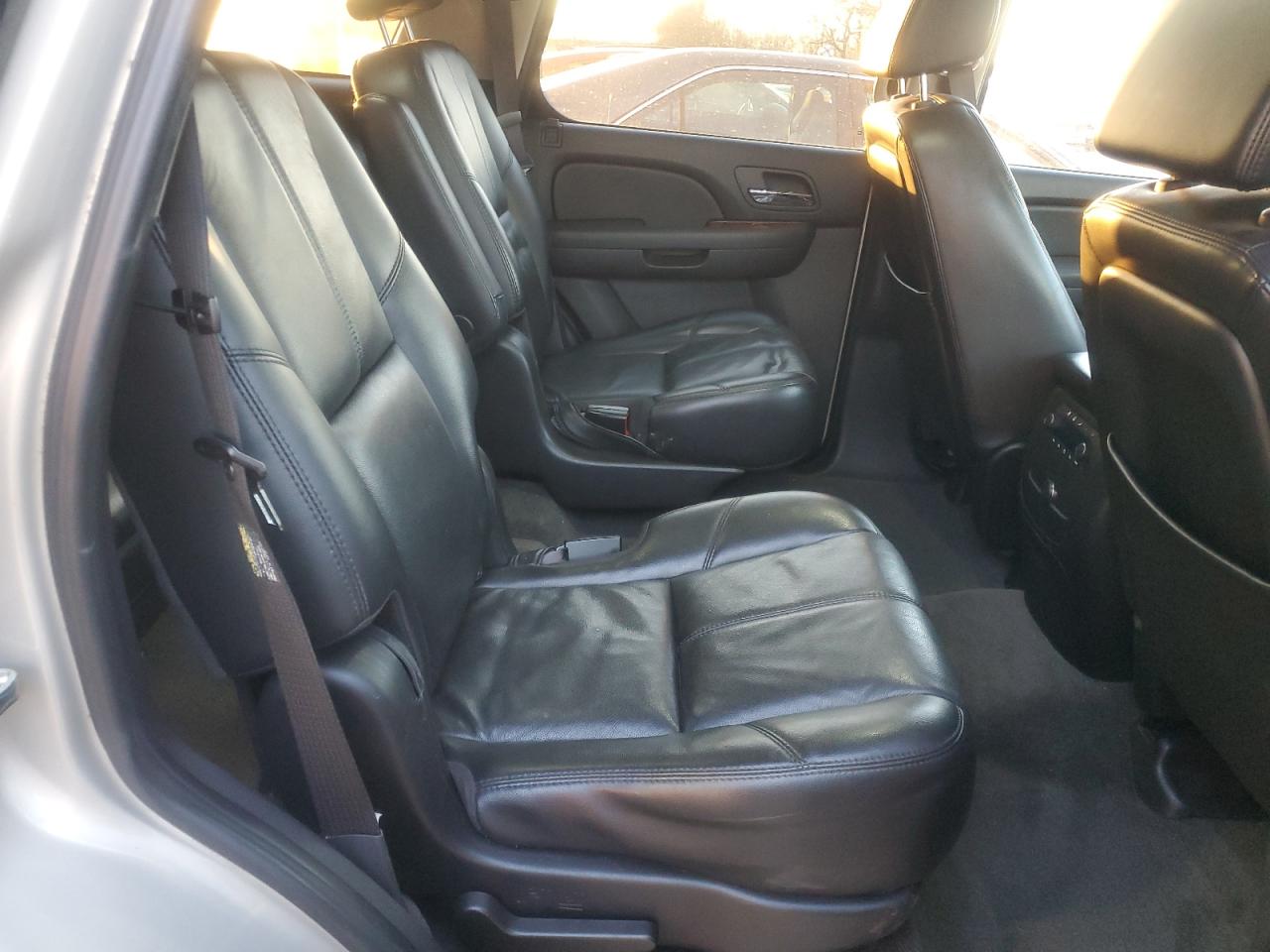 2007 Chevrolet Tahoe - Image 11