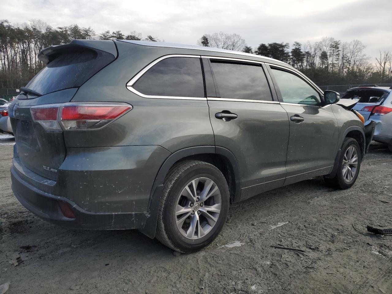 2015 Toyota Highlander - Image 3