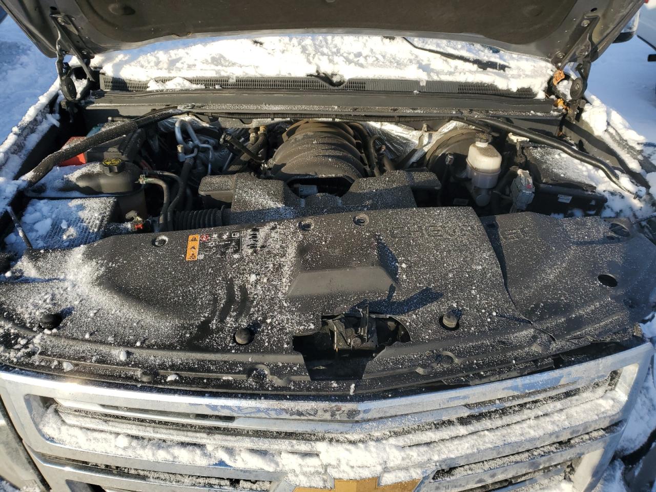 2018 Chevrolet Suburban - Image 12