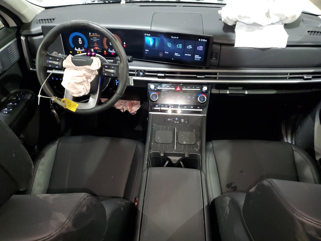 2024 Hyundai Santa Fe - Image 8