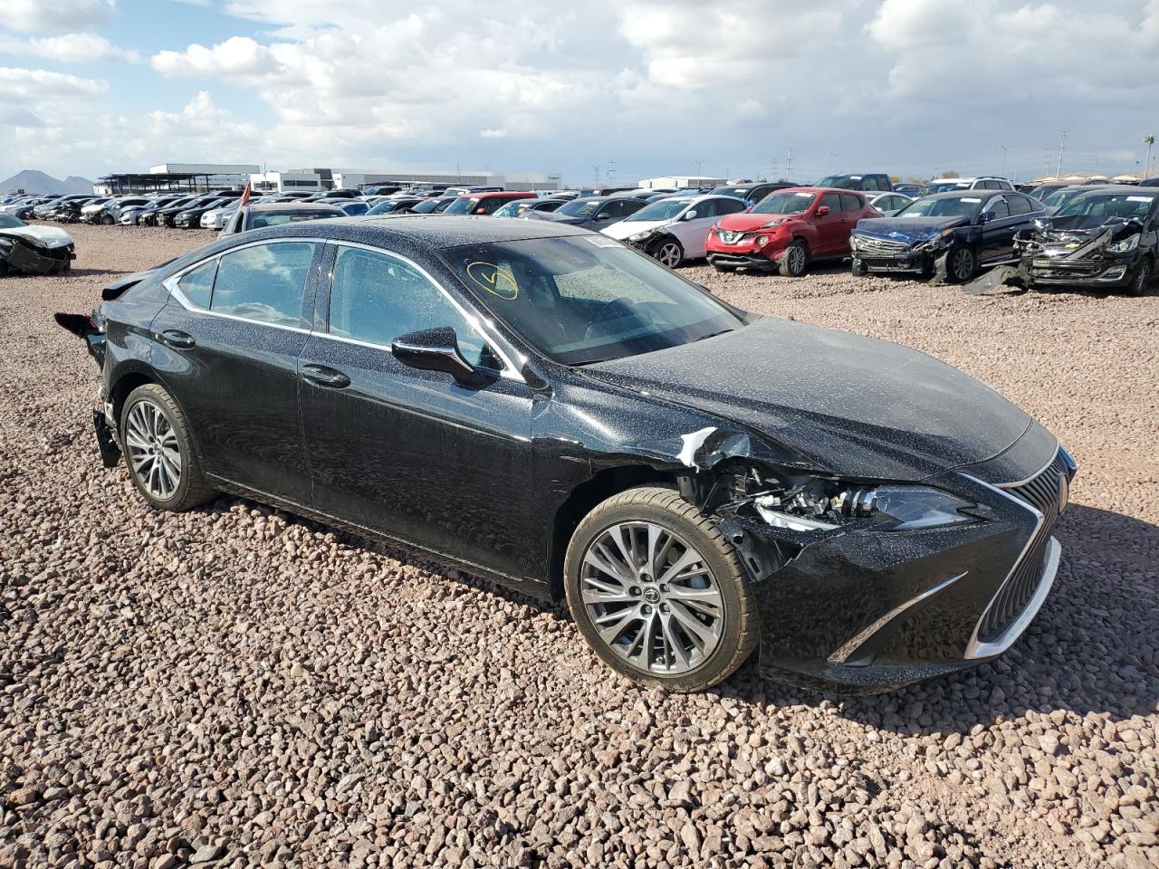 2020 Lexus ES - Image 4