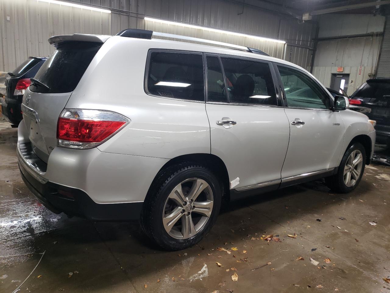 2011 Toyota Highlander - Image 3