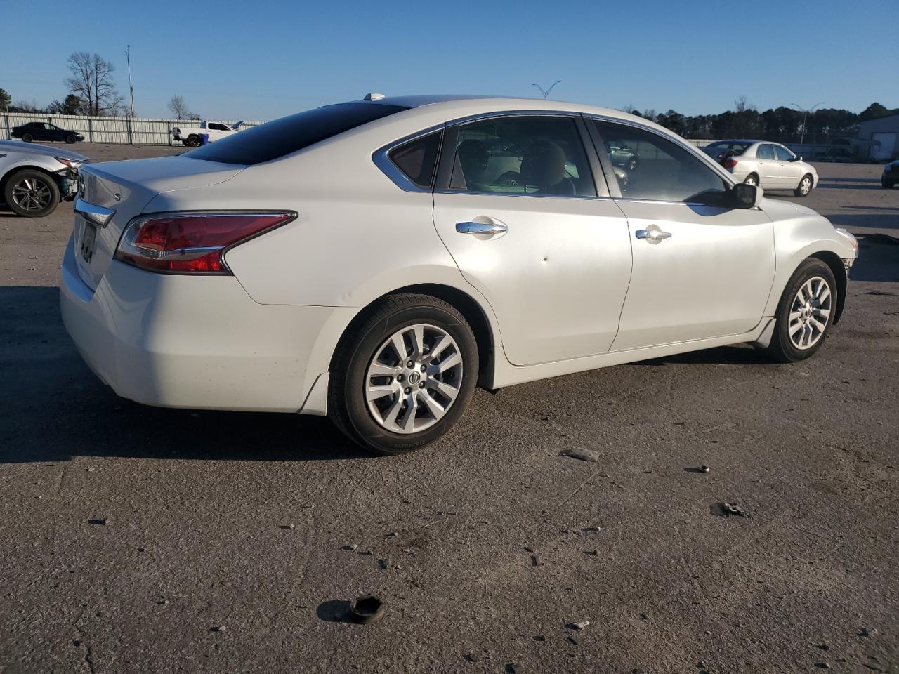 2015 Nissan Altima - Image 3
