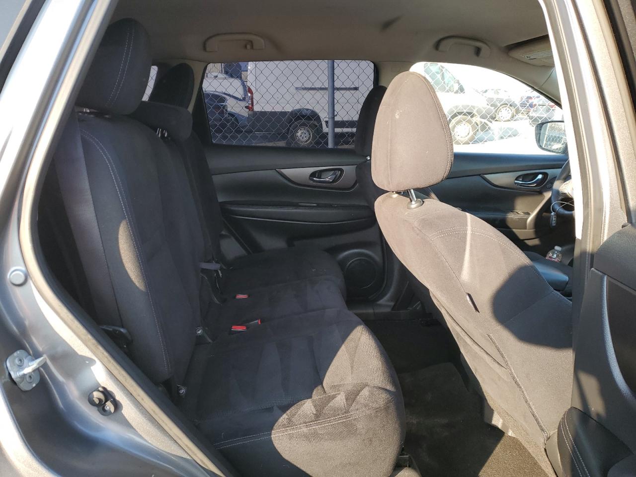 2016 Nissan Rogue - Image 11