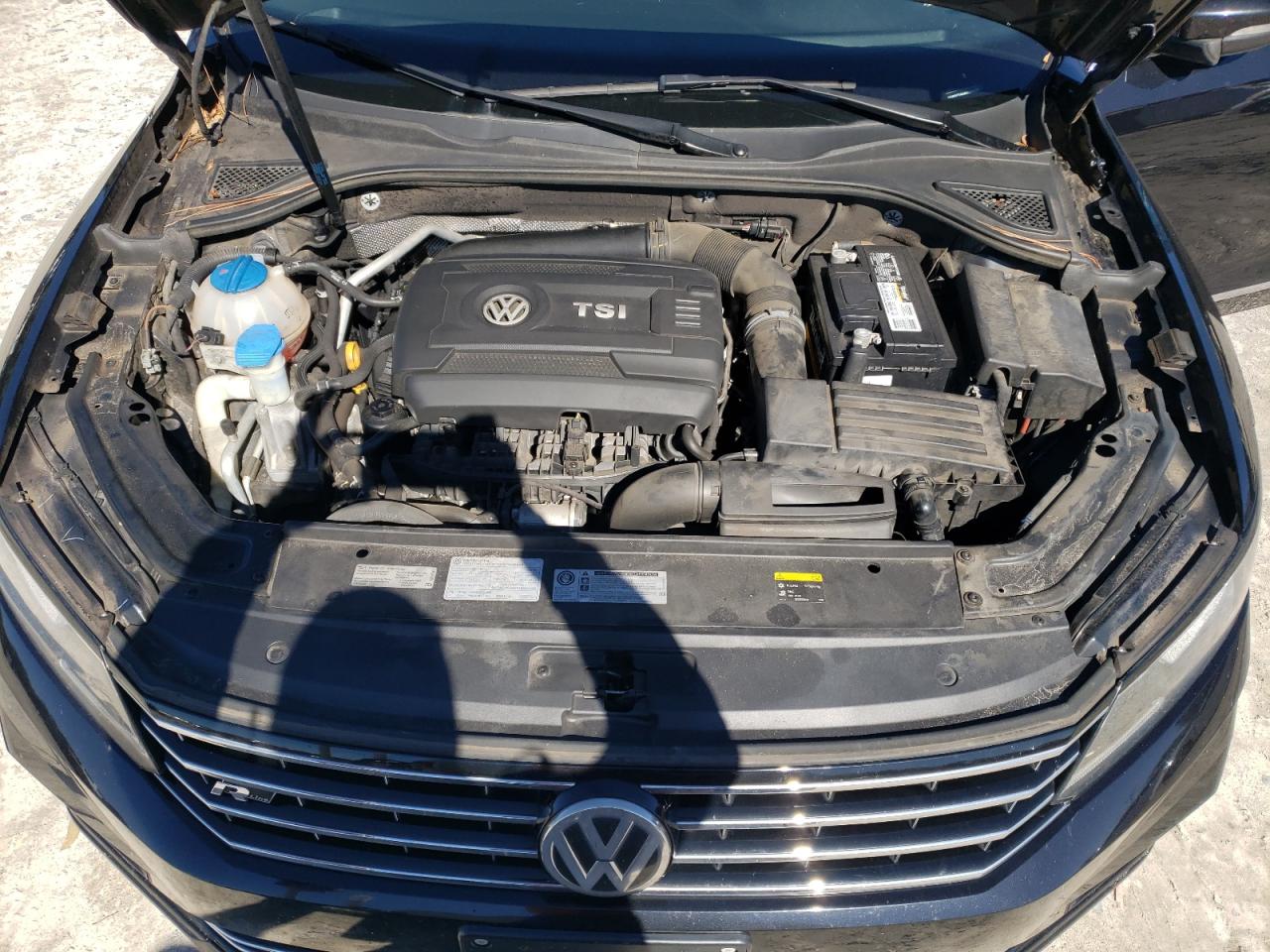 2017 Volkswagen Passat - Image 11