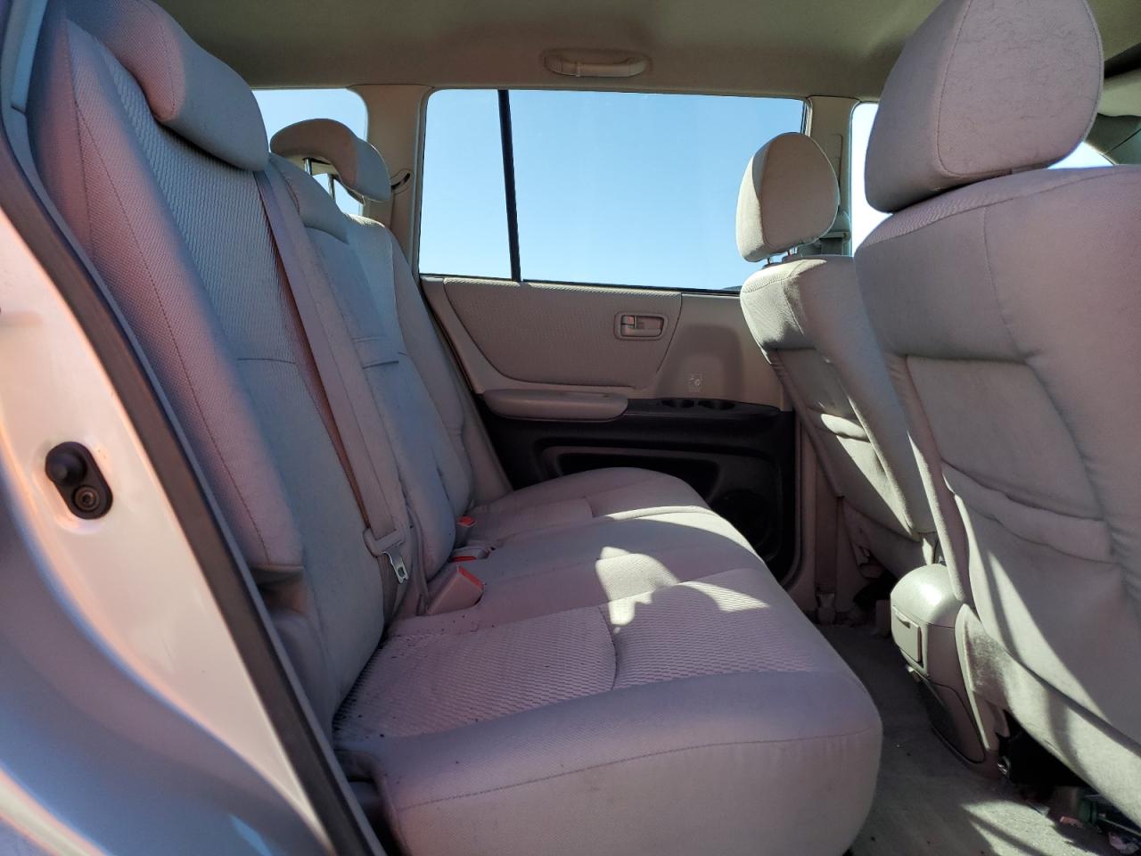 2005 Toyota Highlander - Image 11
