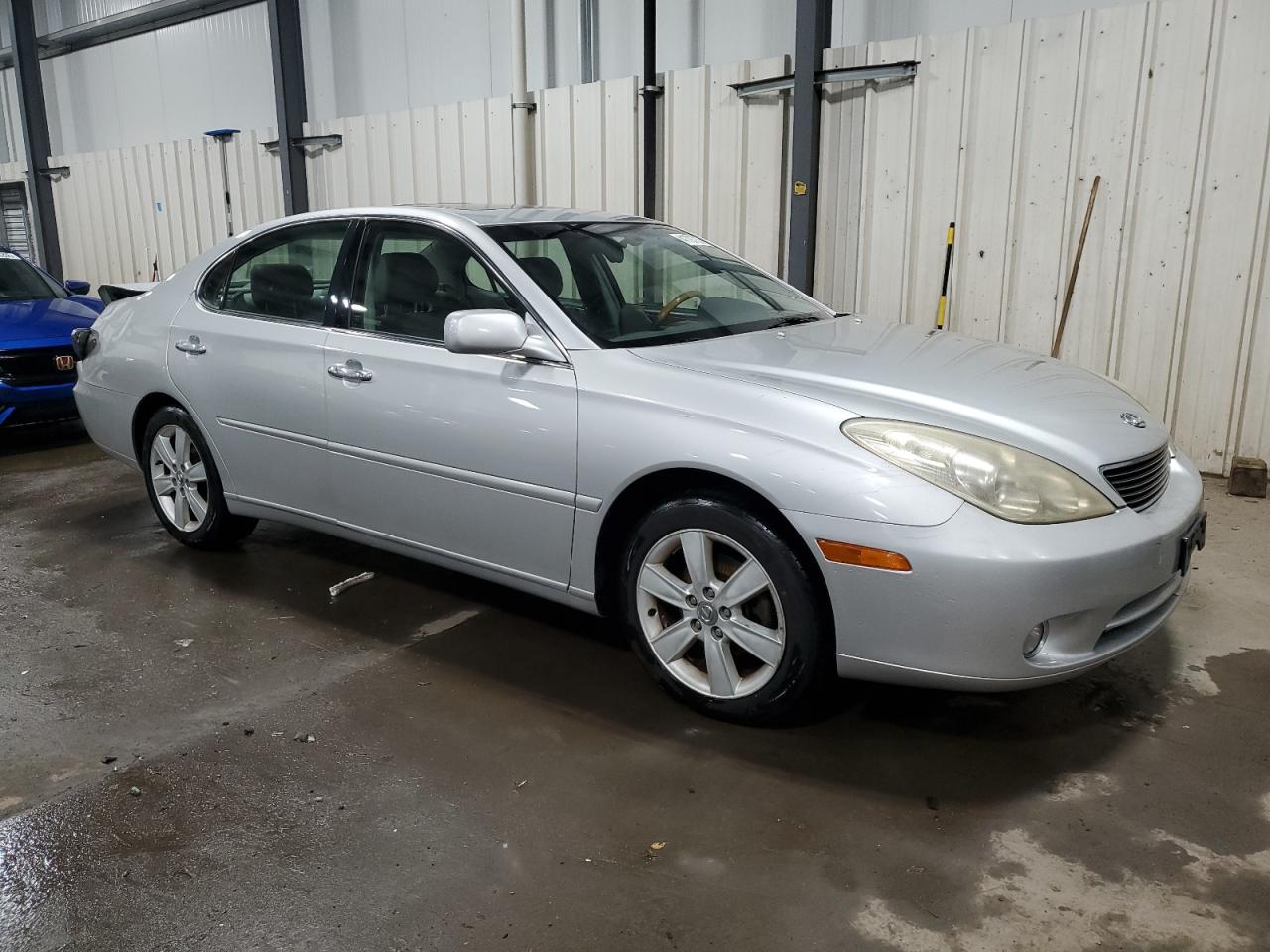 2005 Lexus ES - Image 4