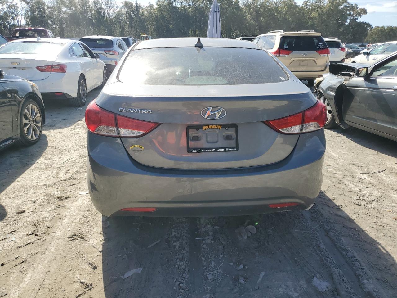 2013 Hyundai Elantra - Image 6