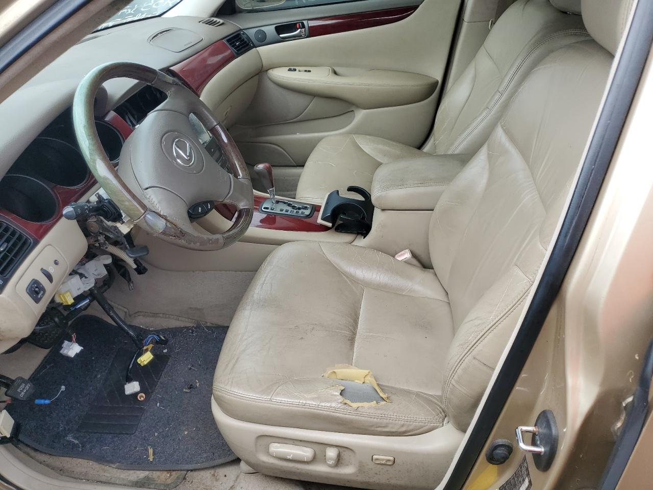 2004 Lexus ES - Image 7
