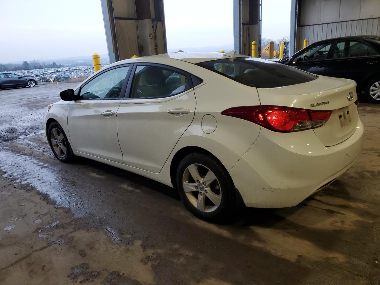 2013 Hyundai Elantra - Image 2