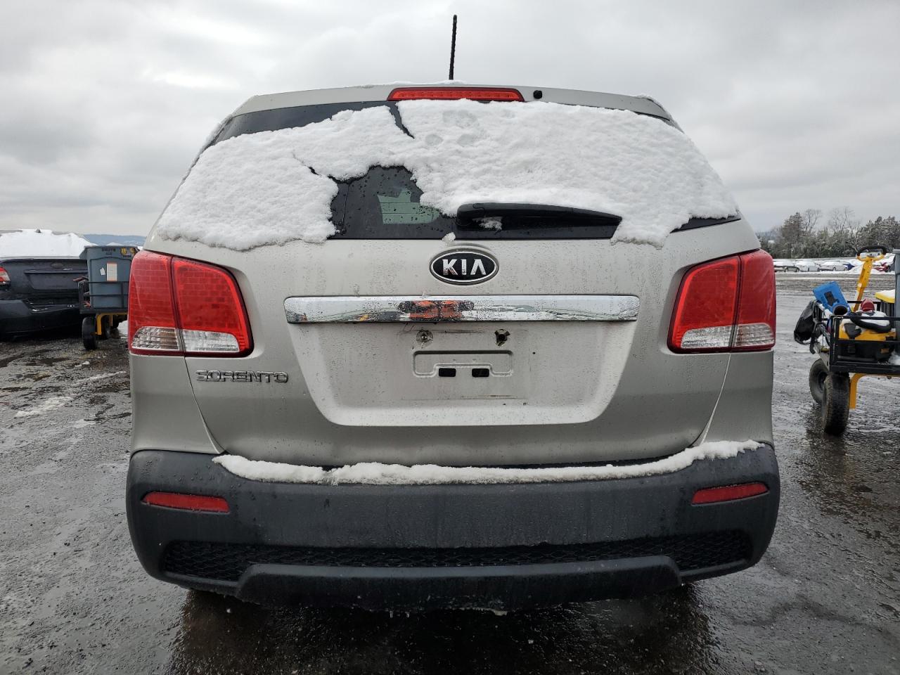 VIN 5XYKT3A12DG361657 2013 KIA SORENTO no.6