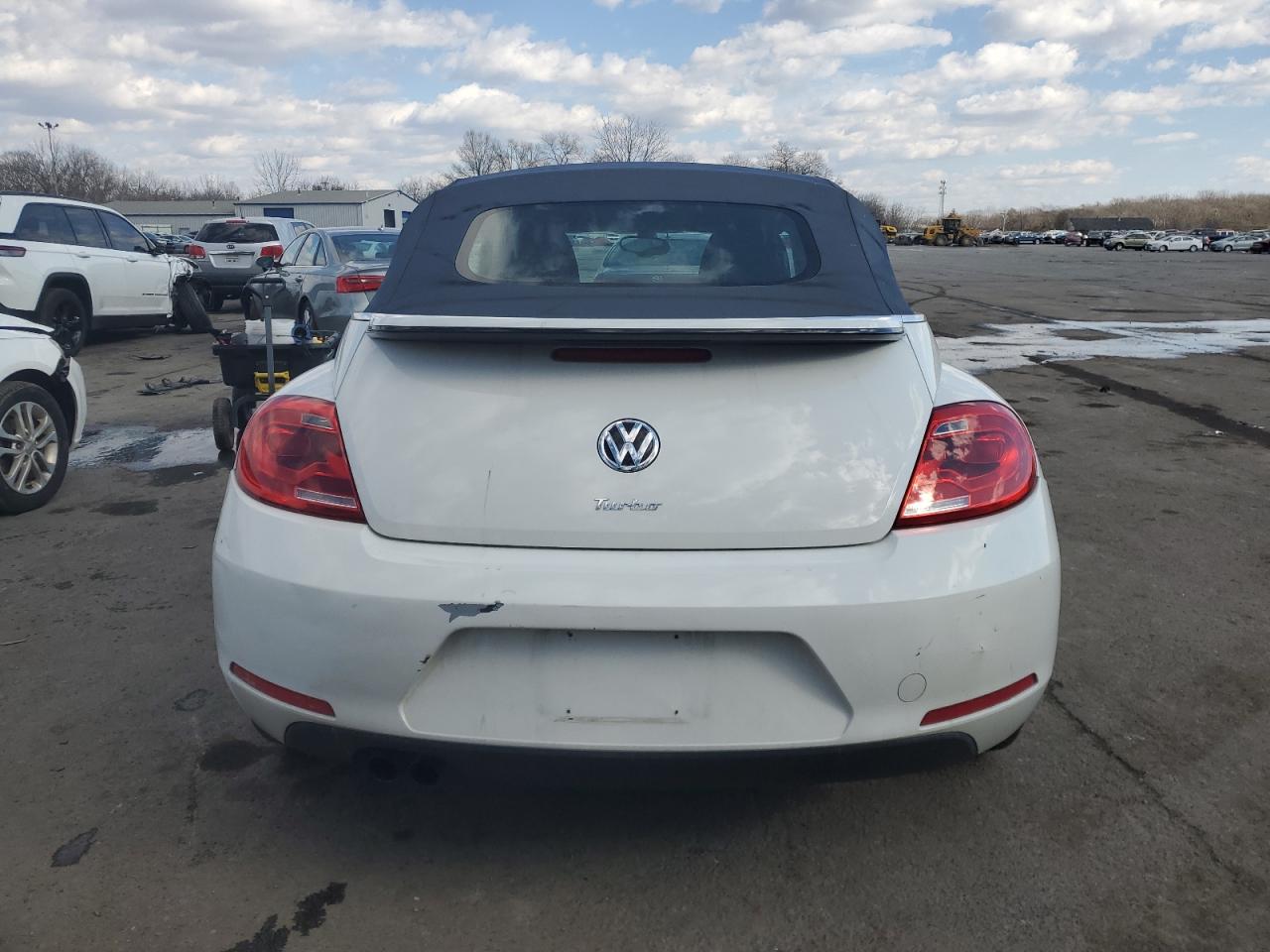2016 Volkswagen Beetle - Image 6