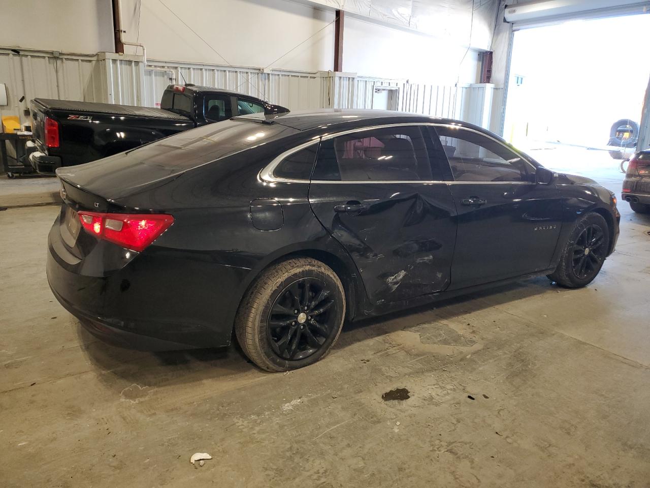 2018 Chevrolet Malibu - Image 3