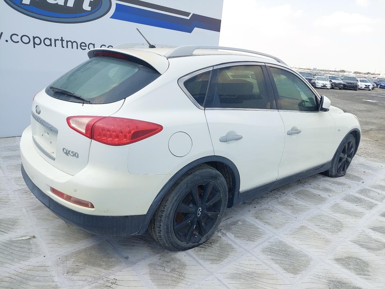 JNRBJ0HRXFM260495 - 2015 INFI QX50 - #43092095