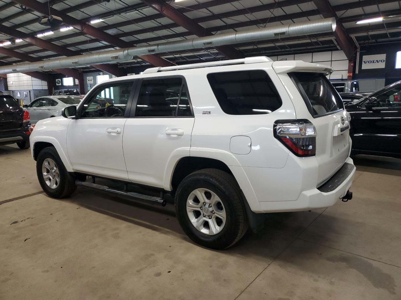 VIN JTEBU5JR1G5285940 2016 TOYOTA 4RUNNER no.2