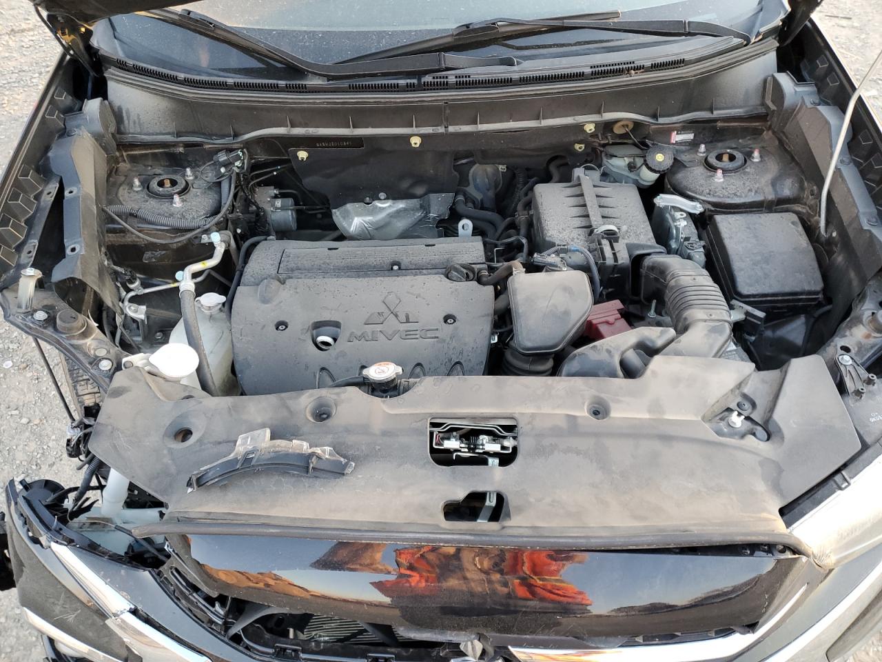 2018 Mitsubishi Outlander - Image 11