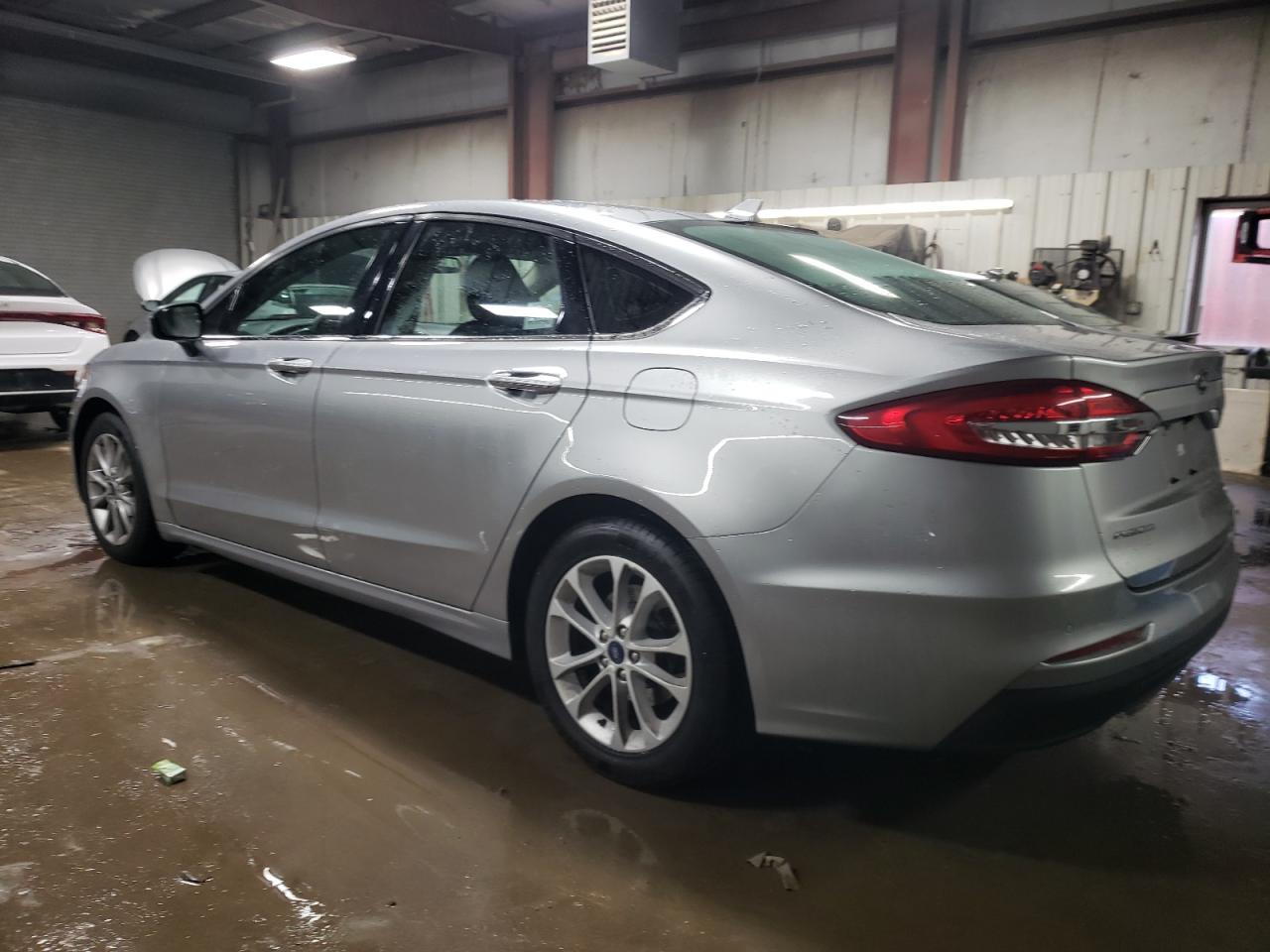 2020 Ford Fusion - Image 2