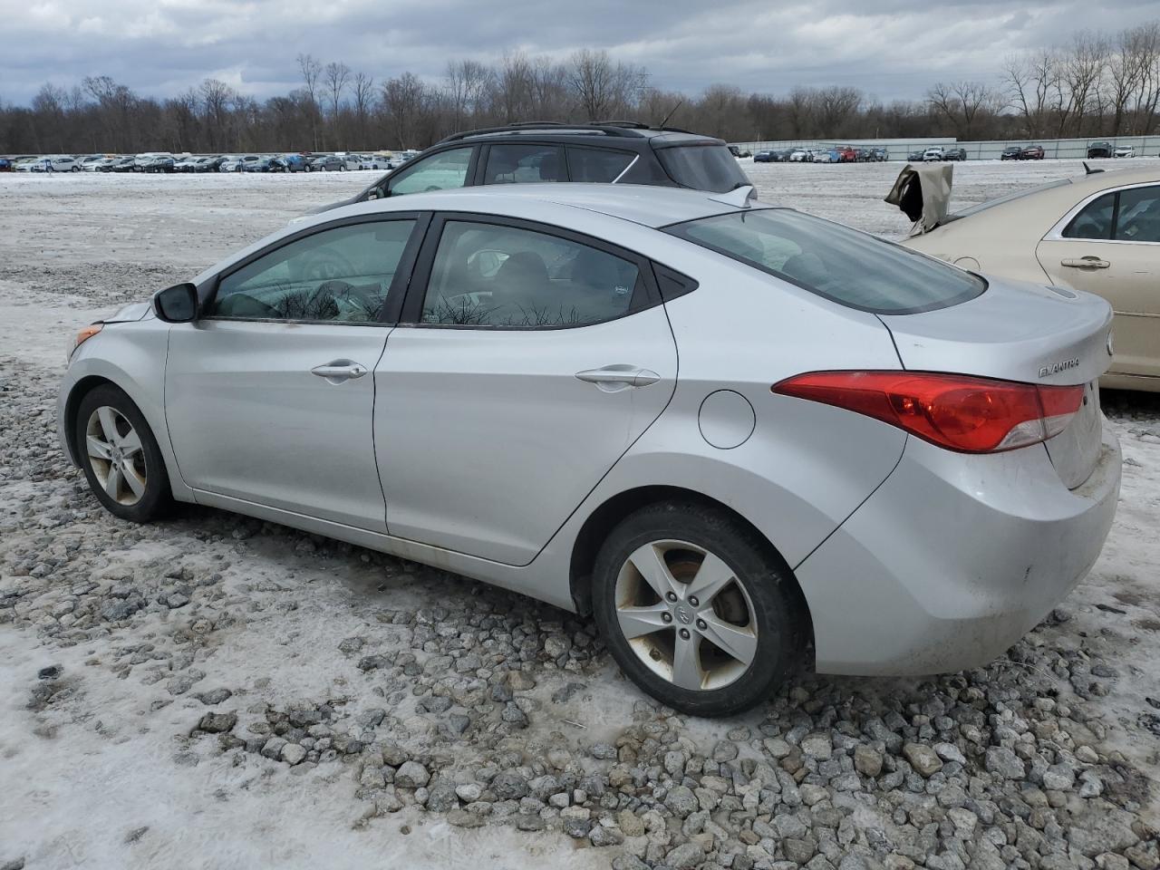 2012 Hyundai Elantra - Image 2