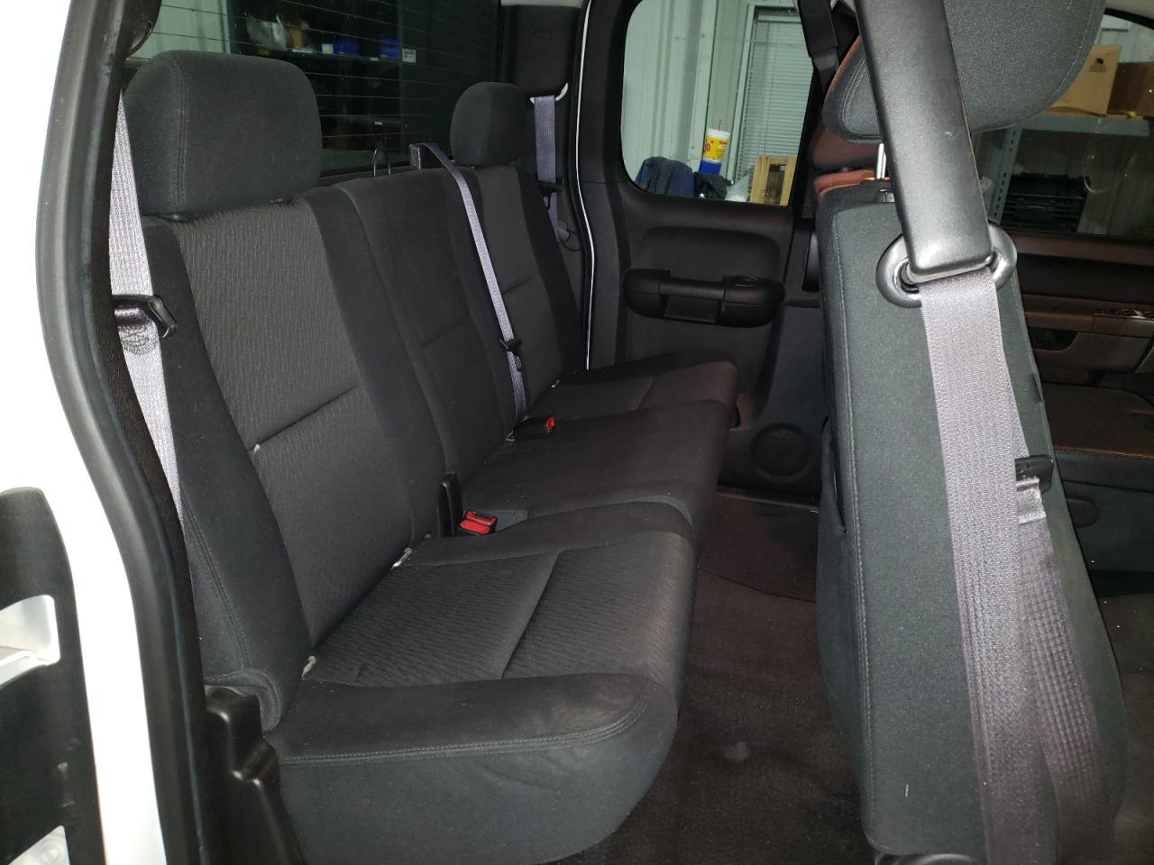 2013 Chevrolet Silverado - Image 10