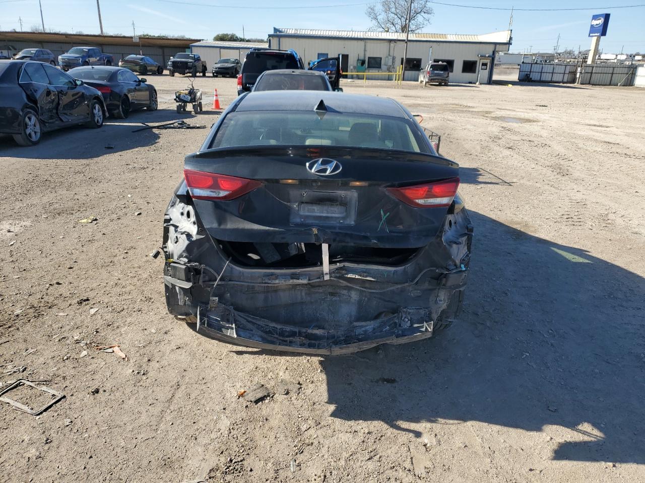 2018 Hyundai Elantra - Image 6