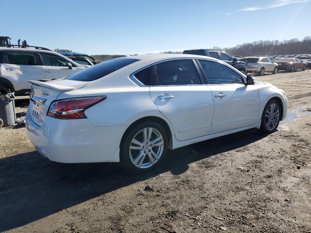 2014 Nissan Altima - Image 3